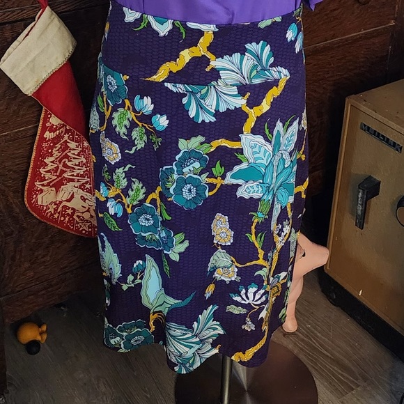 LuLaRoe Cassie pencil skirt, 2xl, NWOT, Purple w/blue floral - Picture 3 of 3